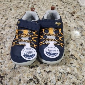 Oshkosh Toddler Size 5 shoes